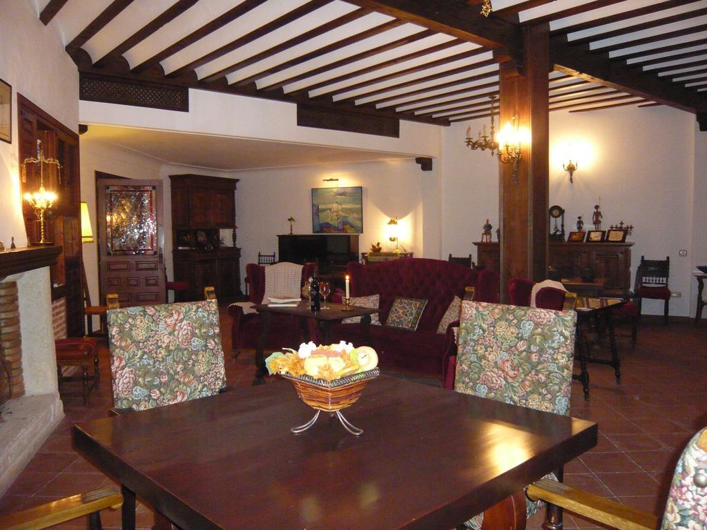 בית הארחה אל טובוסו 	Hospederia Casa De La Torre מראה חיצוני תמונה
